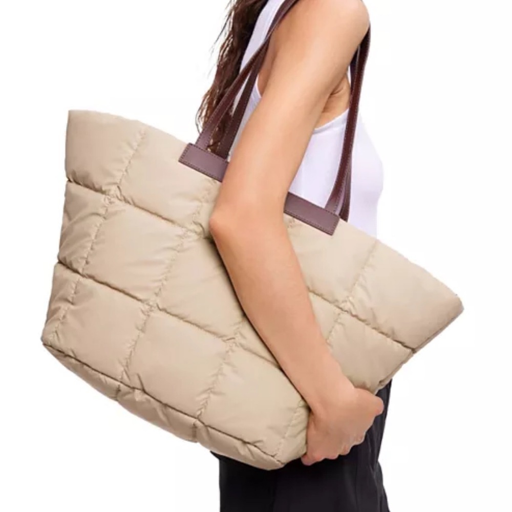 VEE Collective Elegant Cream Tote Bag with Brown Accents - Picture 2 of 5